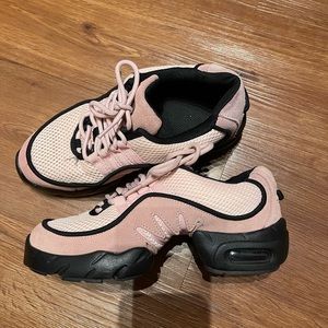 Bloch dancing jazz shoes. Zumba shoes. Size 8.5